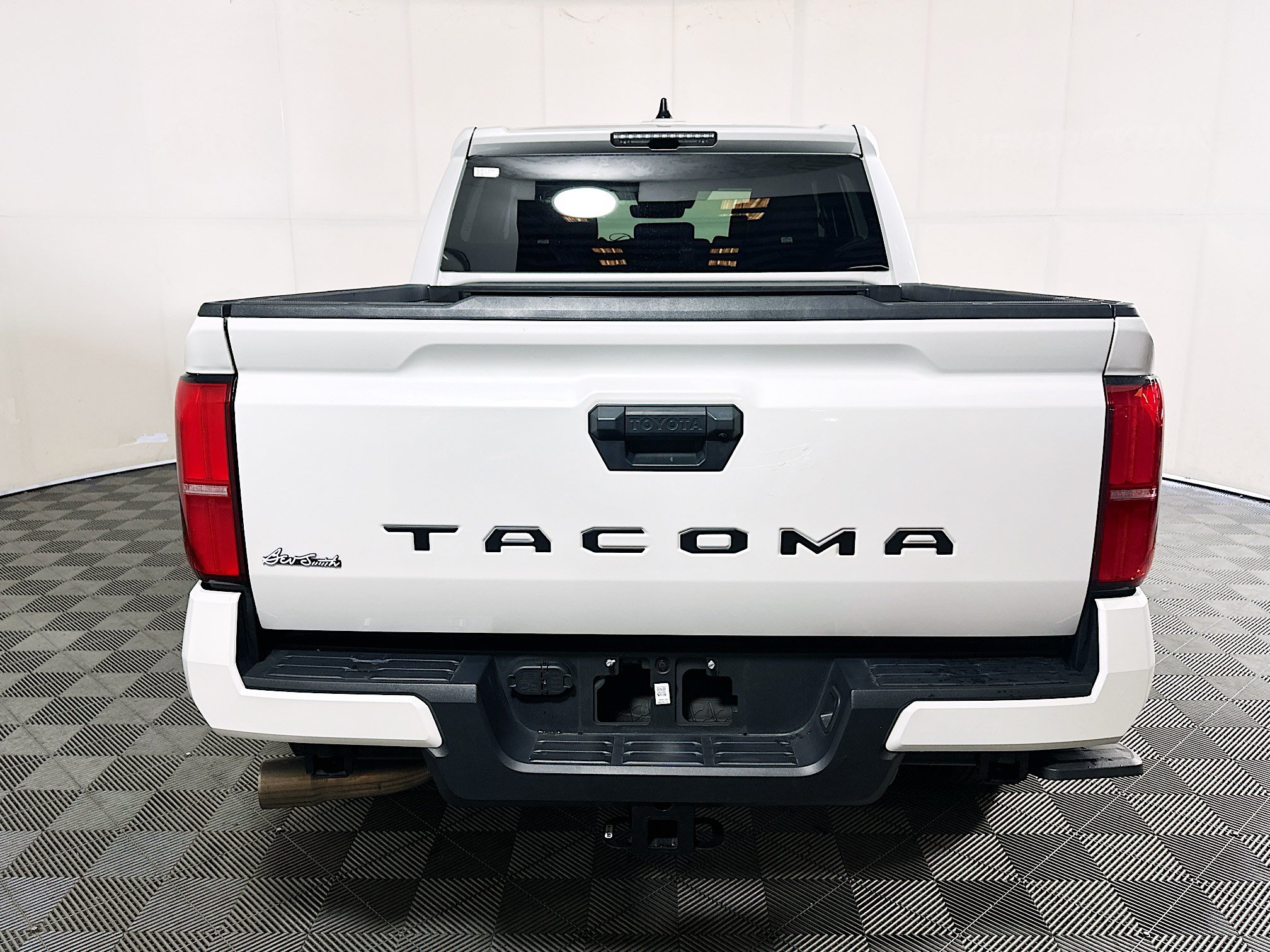 Used 2024 Toyota Tacoma TRD Sport RWD image 4