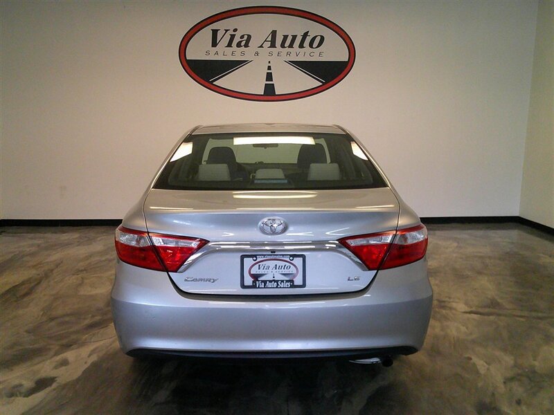 Used 2017 Toyota Camry LE image 10