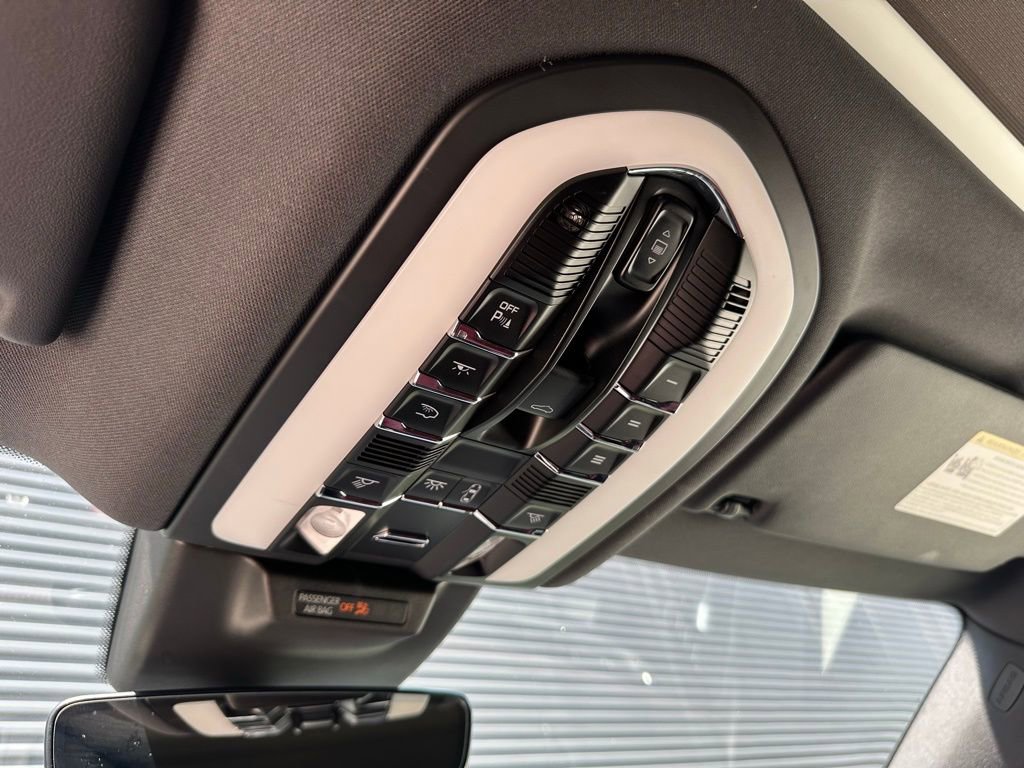 Certified 2023 Porsche Macan AWD/4WD image 35