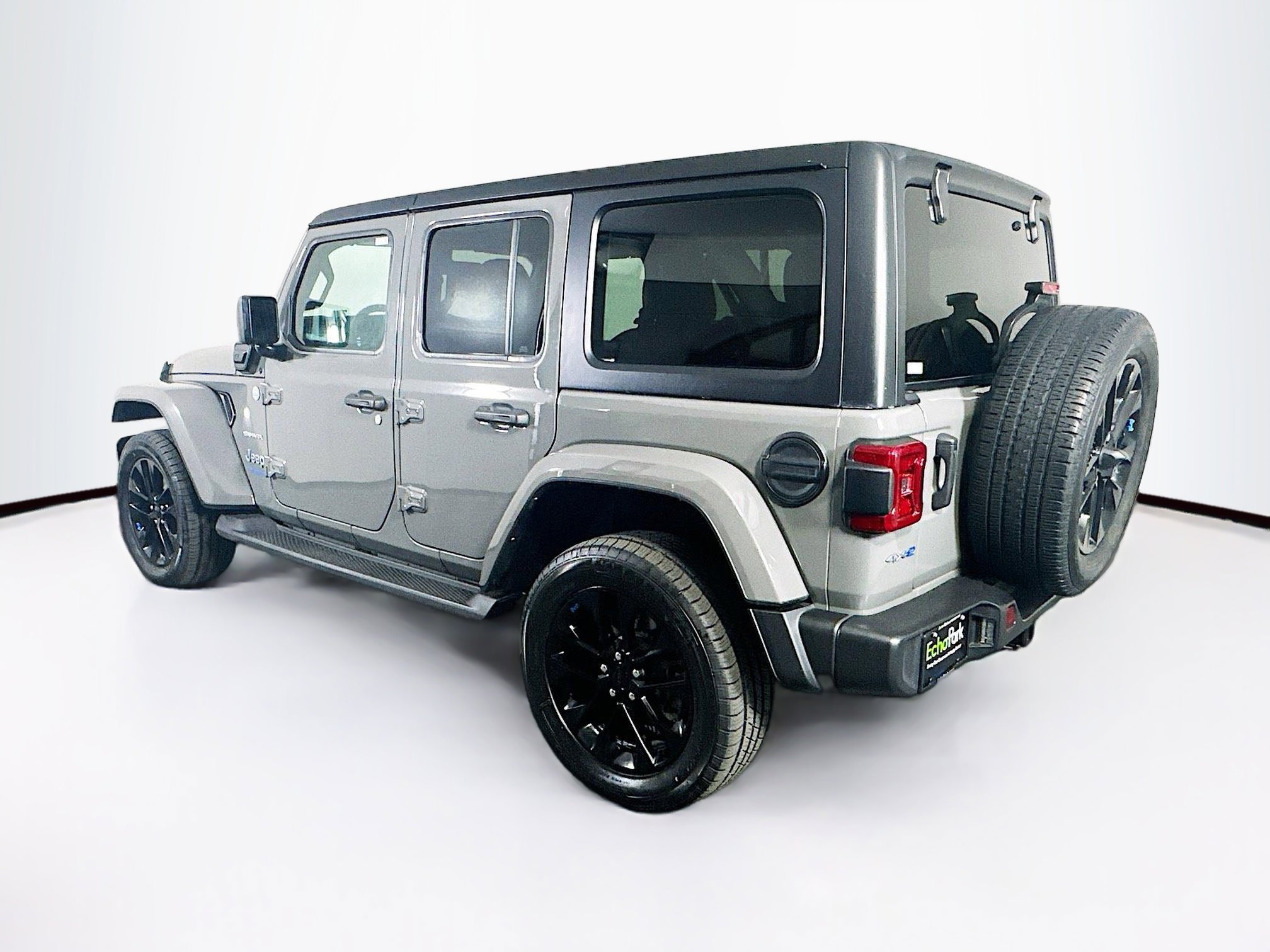 Used 2022 Jeep Wrangler Sahara w/ Cold Weather Group image 5