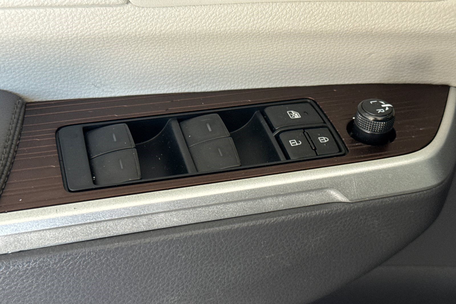 Used 2022 Toyota Sienna LE FWD image 14