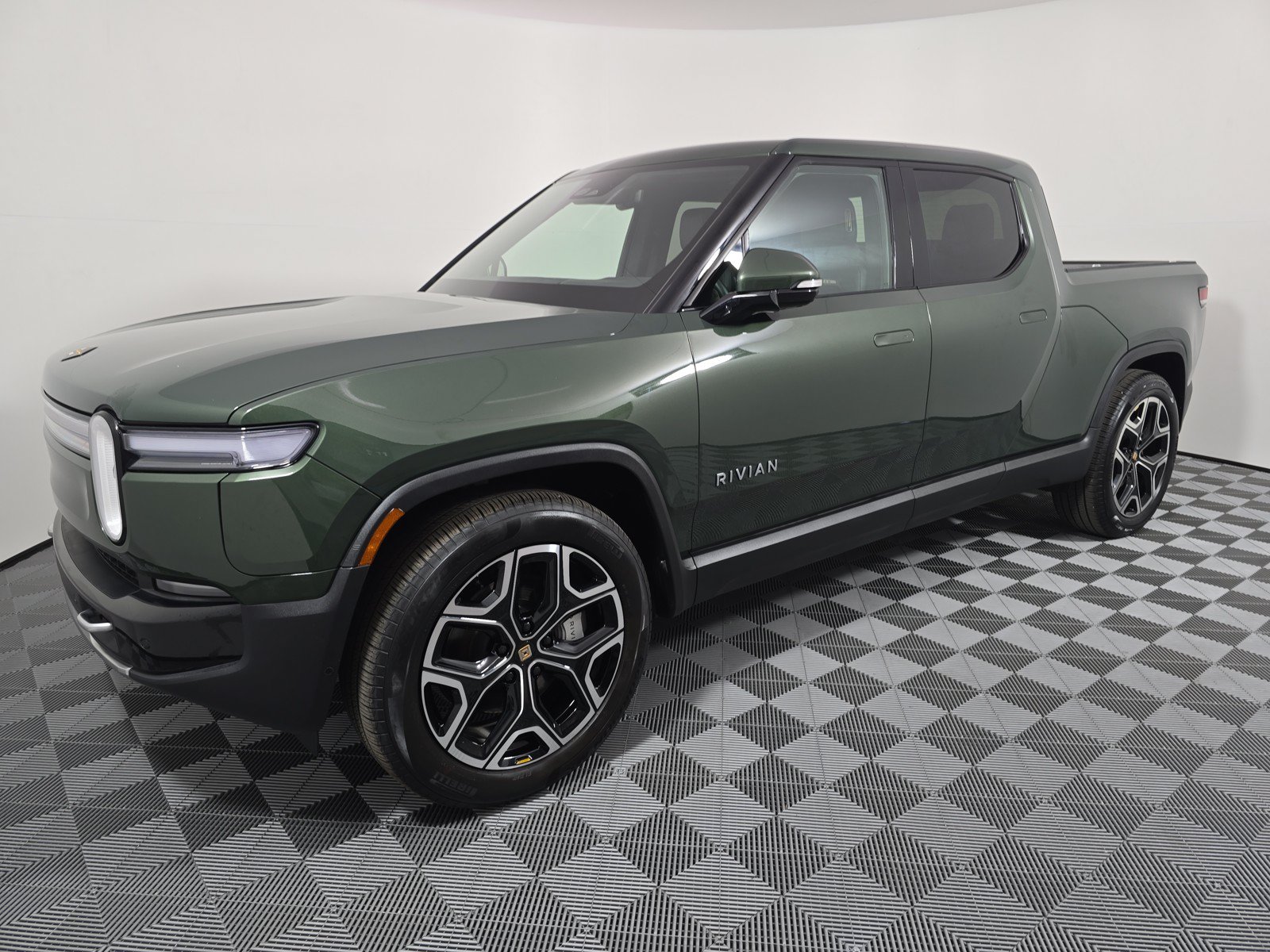Used 2025 Rivian R1T Adventure