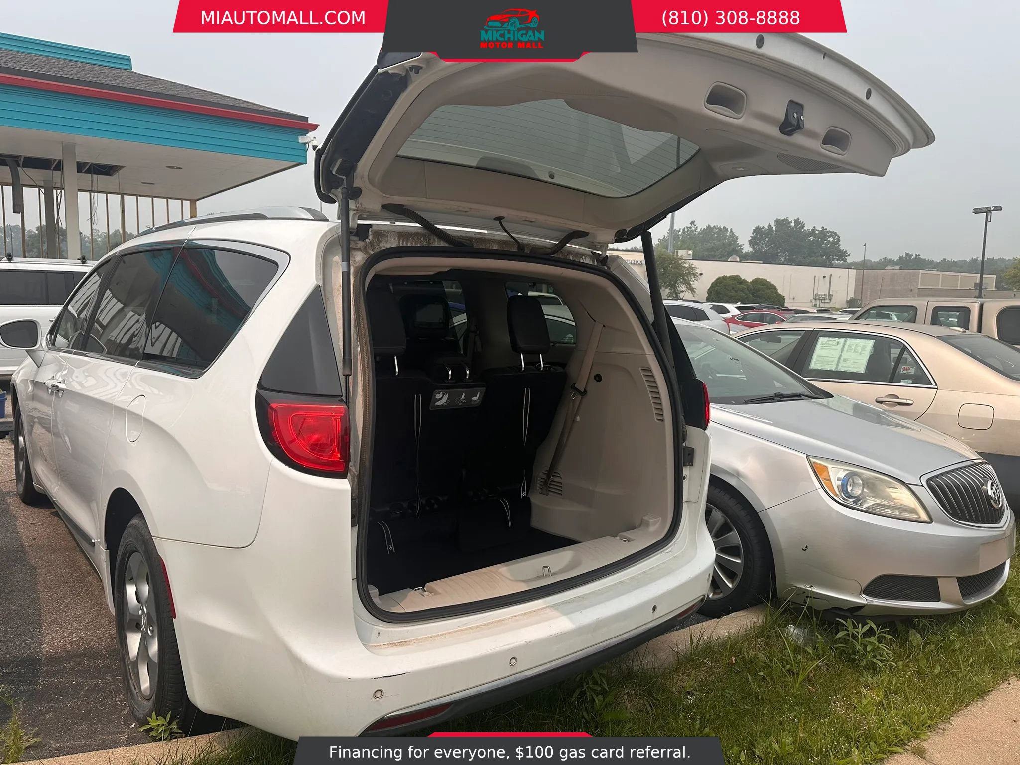 Used 2017 Chrysler Pacifica Touring-L Plus FWD image 7