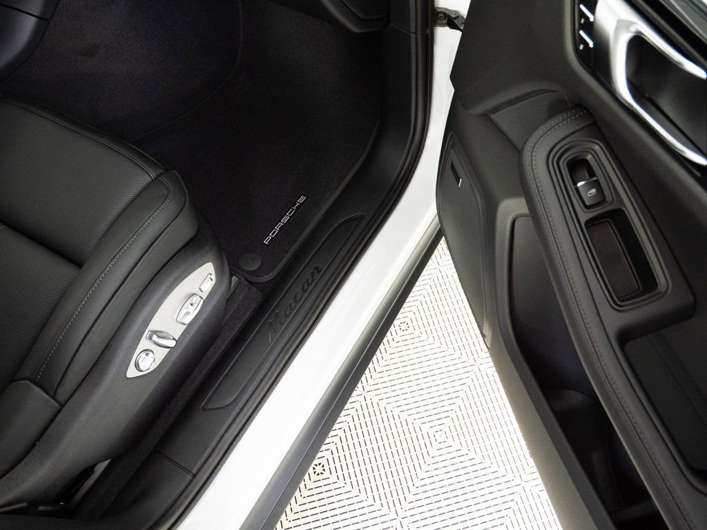 New 2026 Porsche Macan image 26