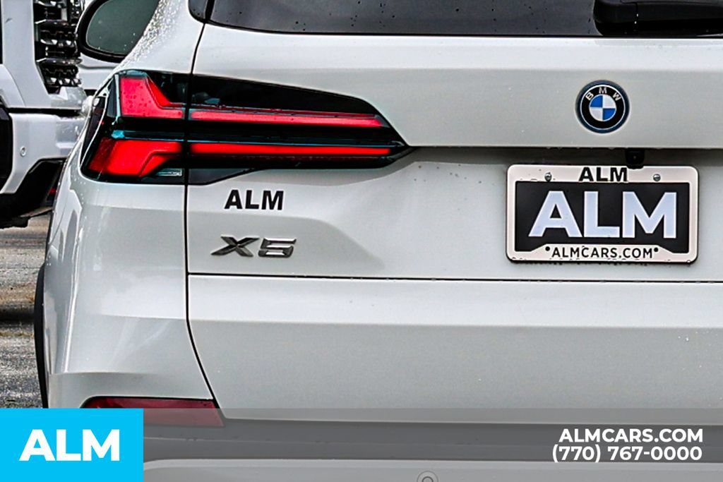 Used 2024 BMW X5 xDrive50e AWD/4WD image 12