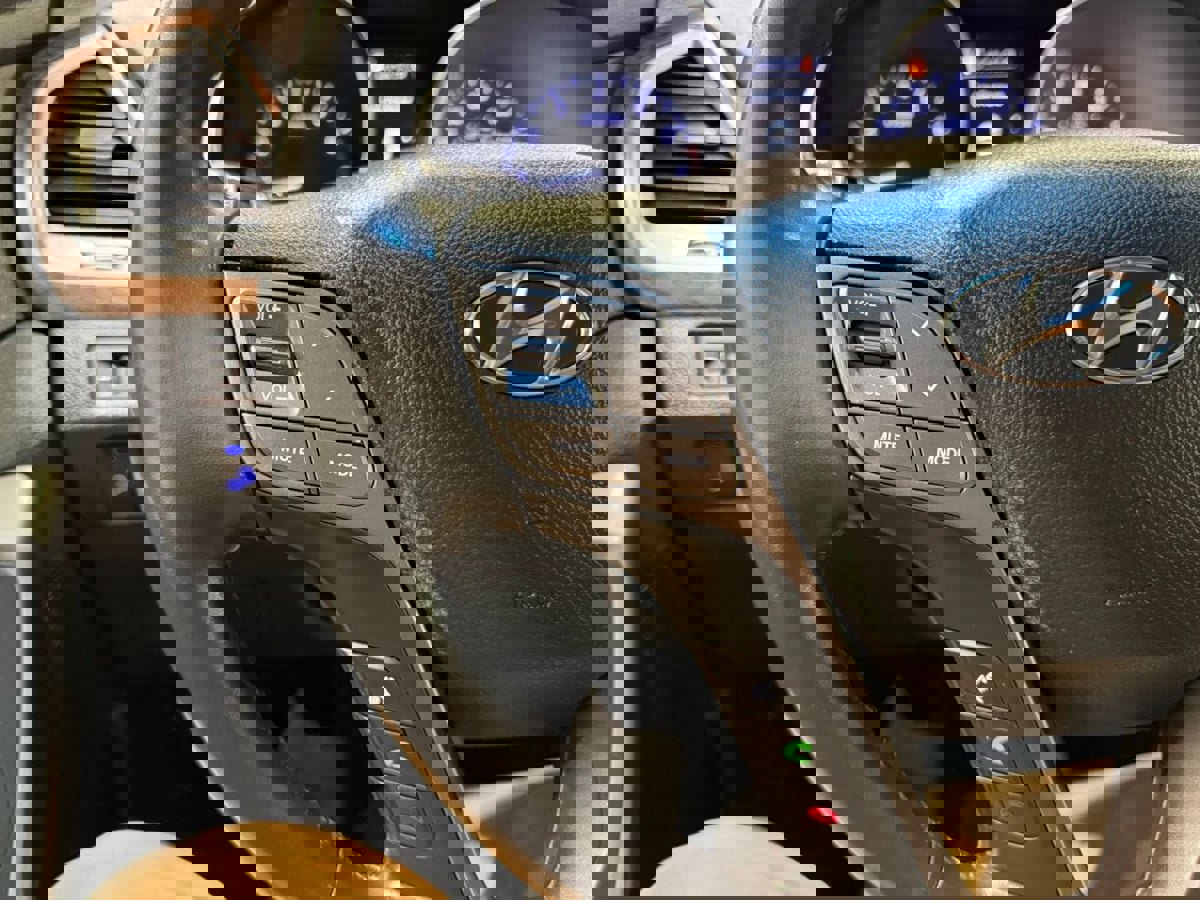 Used 2017 Hyundai Santa Fe SE w/ SE Ultimate Tech Package 03 image 23