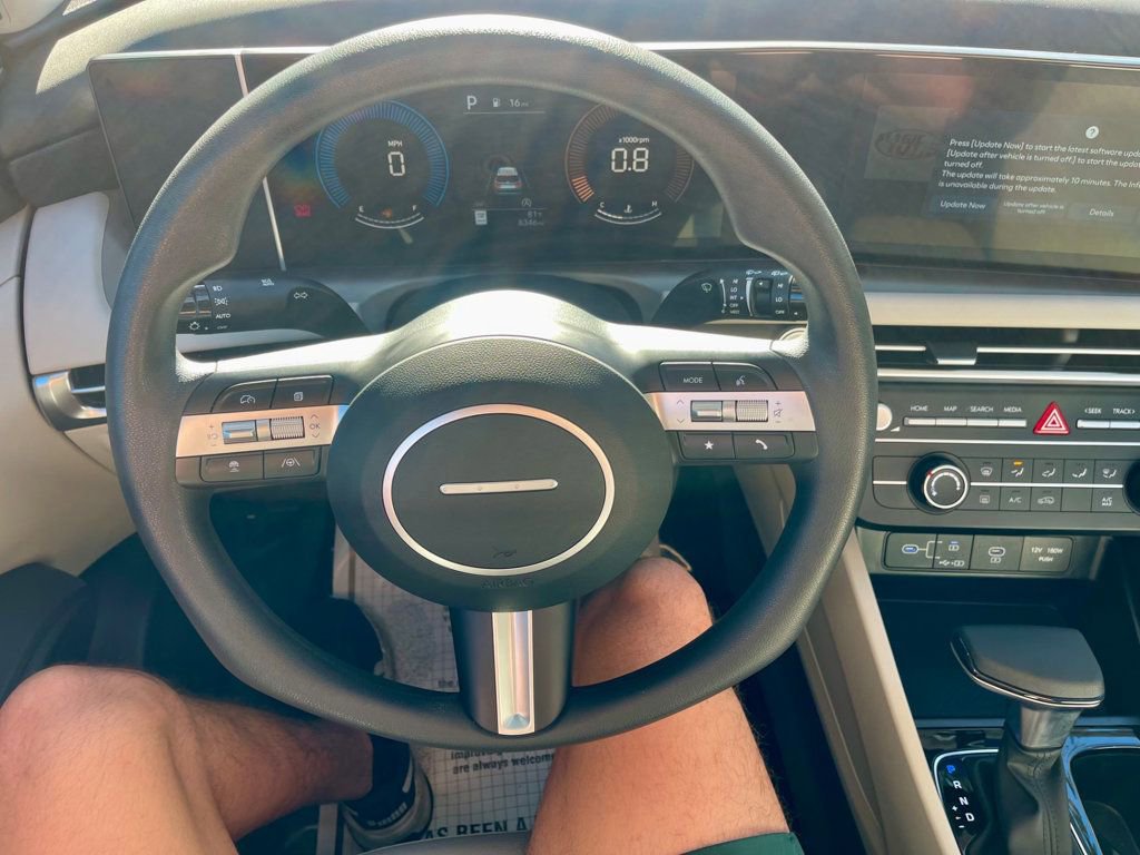 Used 2025 Hyundai Tucson SE image 14