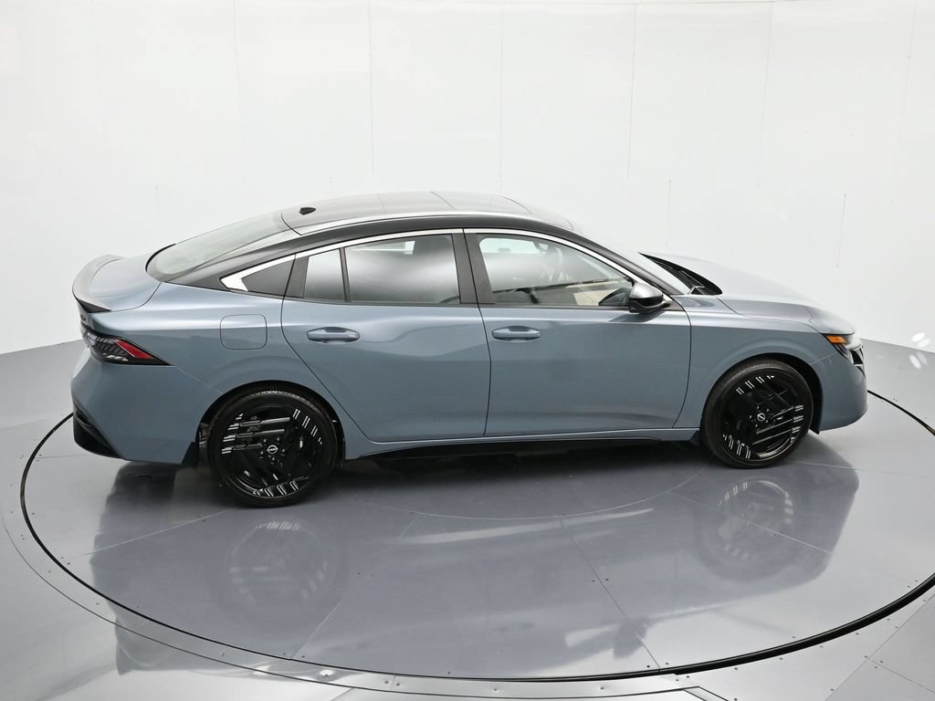 New 2026 Nissan Sentra SR w/ SR Premium Package FWD image 33