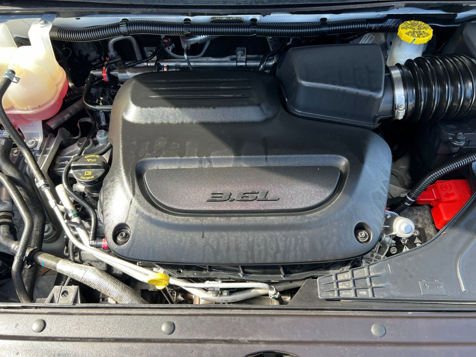 Used 2025 Chrysler Pacifica Select image 35