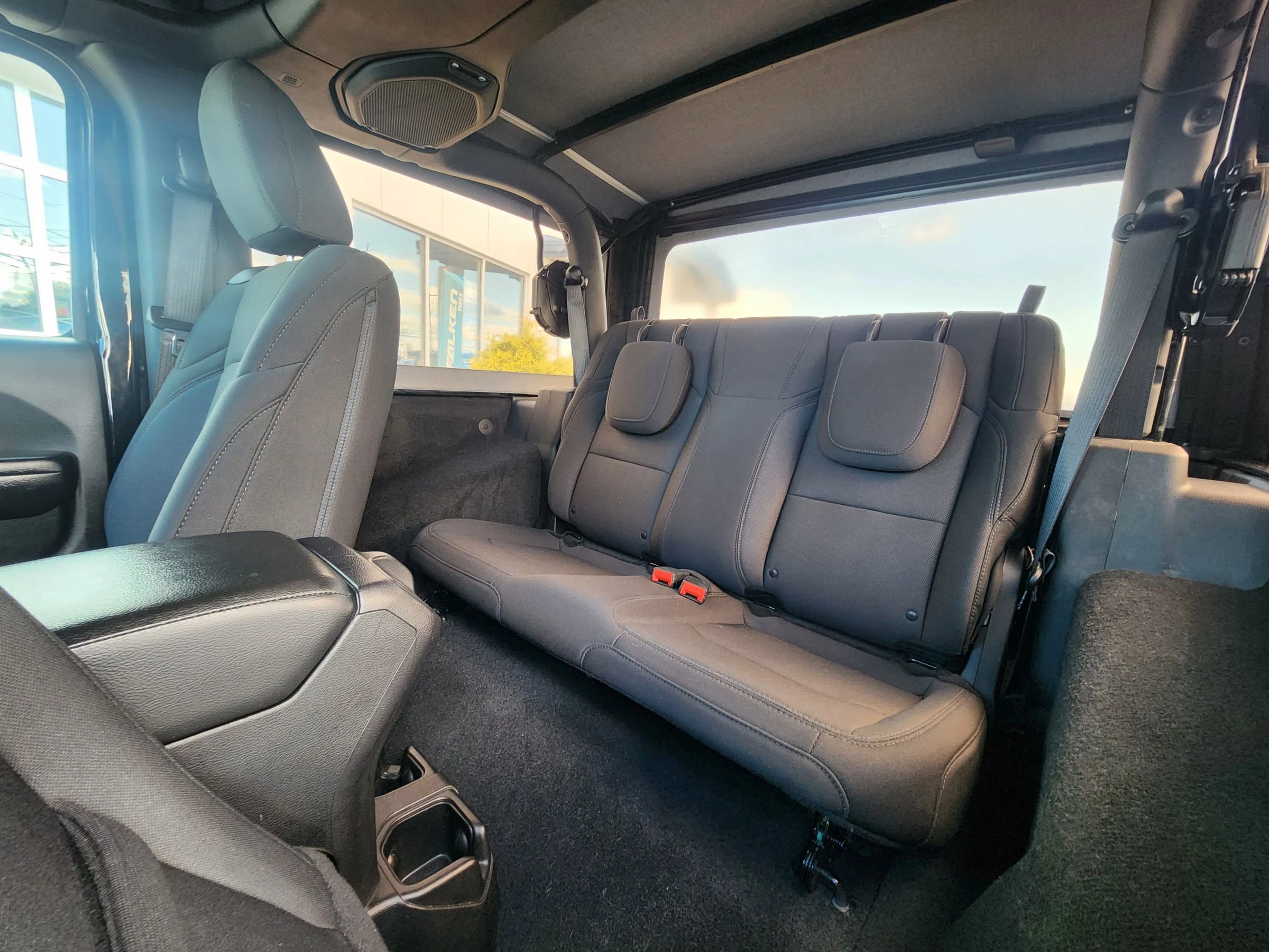 Used 2018 Jeep Wrangler Sport image 31