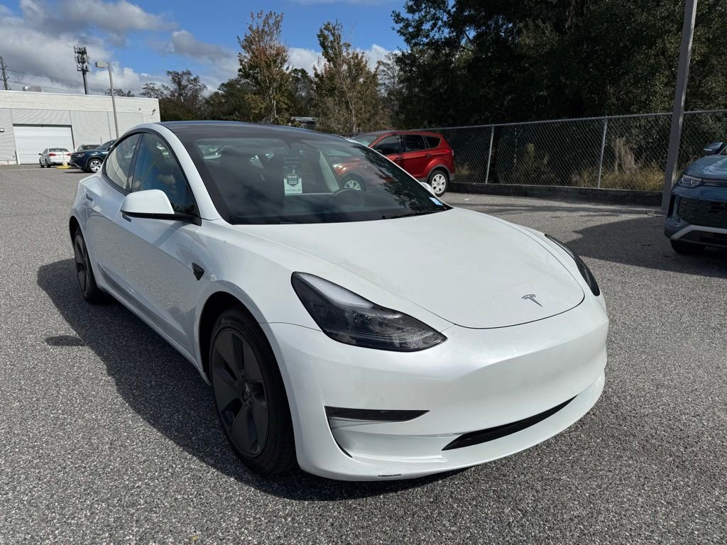Used 2023 Tesla Model 3 Standard Range image 3