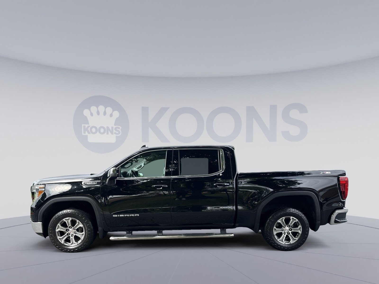 Used 2020 GMC Sierra 1500 SLE w/ SLE Value Package AWD/4WD image 2