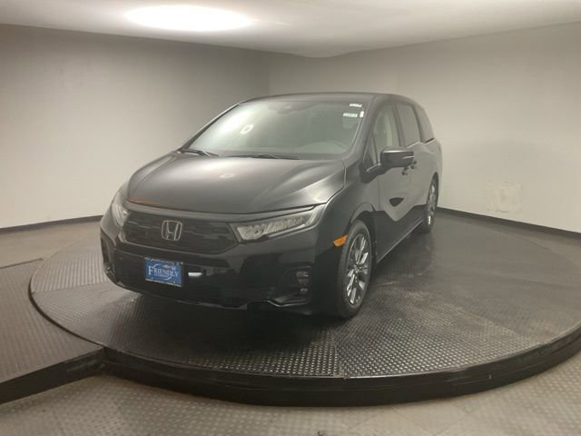 New 2026 Honda Odyssey Touring image 3