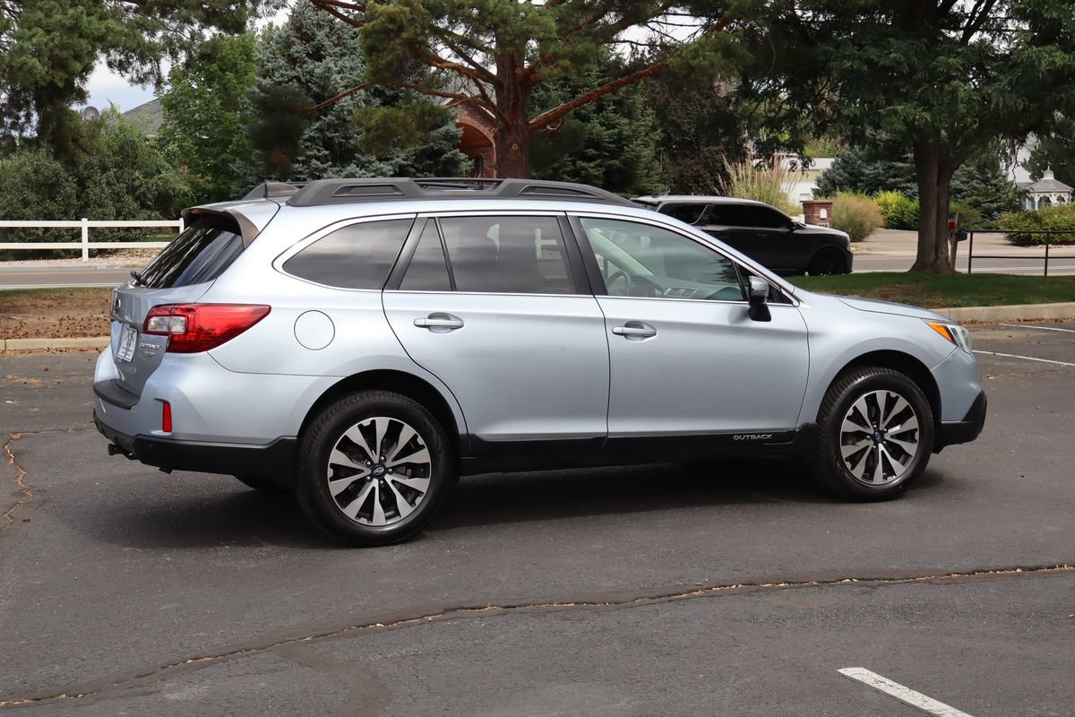 Used 2017 Subaru Outback 3.6R Limited AWD/4WD image 4