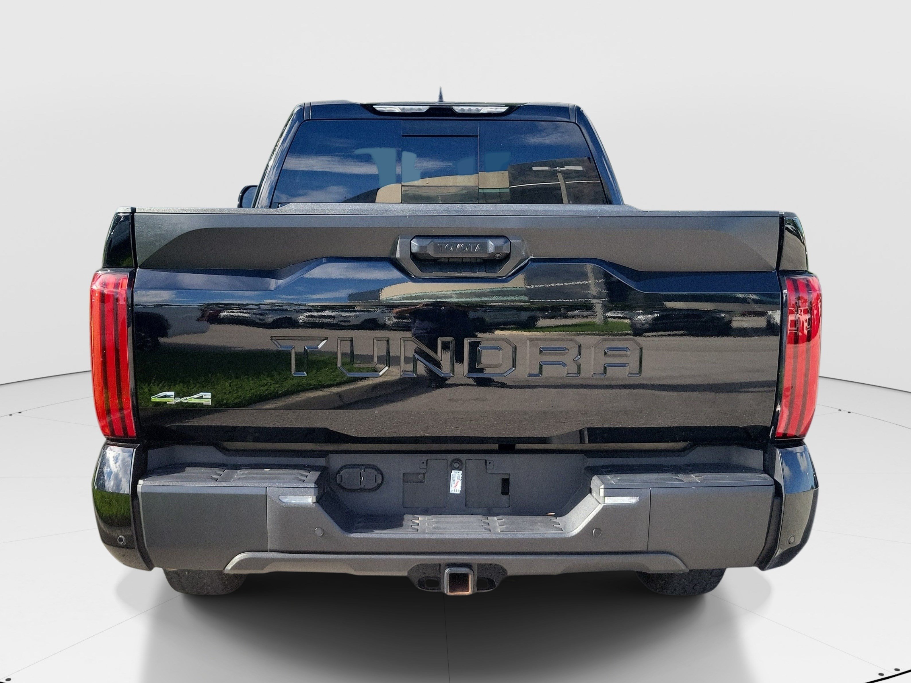 Used 2022 Toyota Tundra SR5 w/ SR5 Convenience Package AWD/4WD image 6