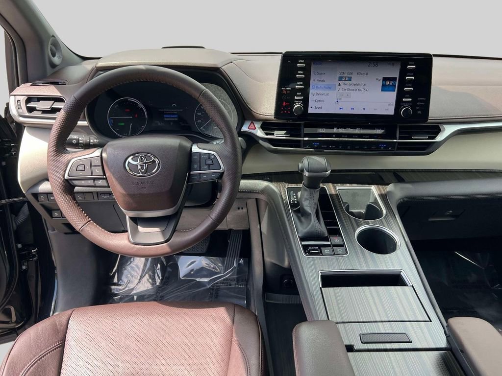 Used 2023 Toyota Sienna Platinum AWD/4WD image 13