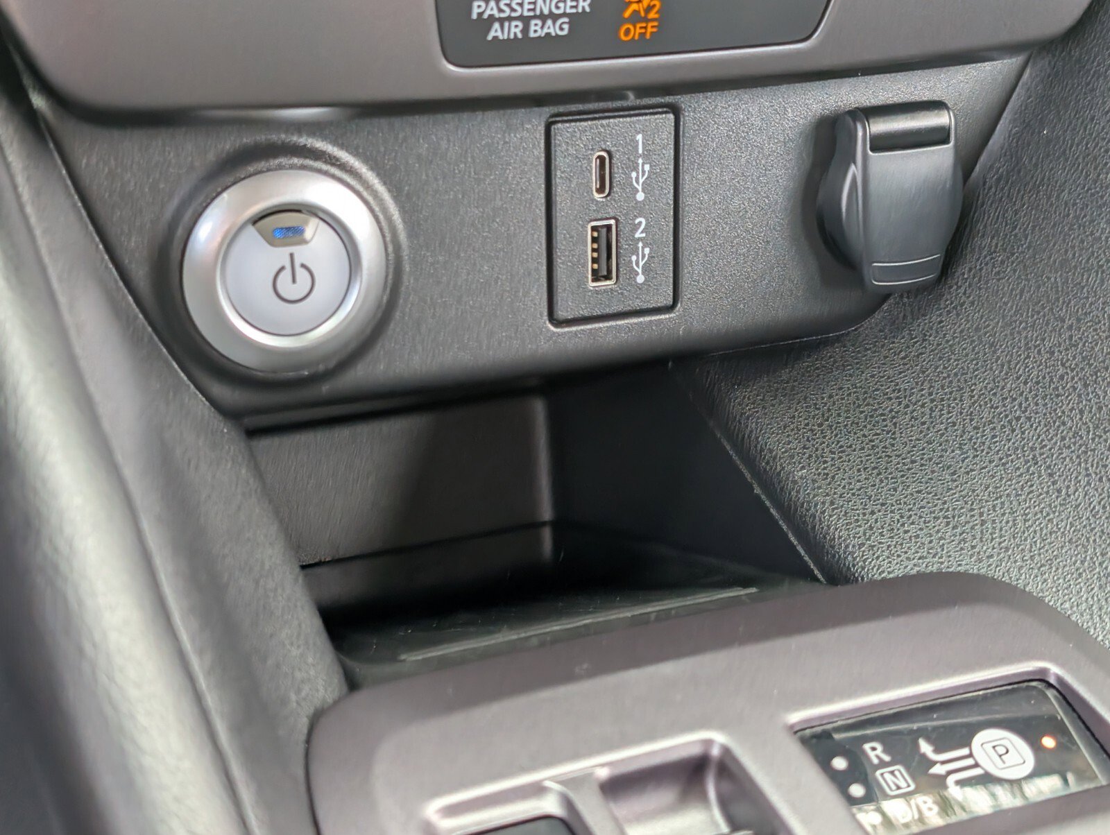 Certified 2025 Nissan Leaf S image 25