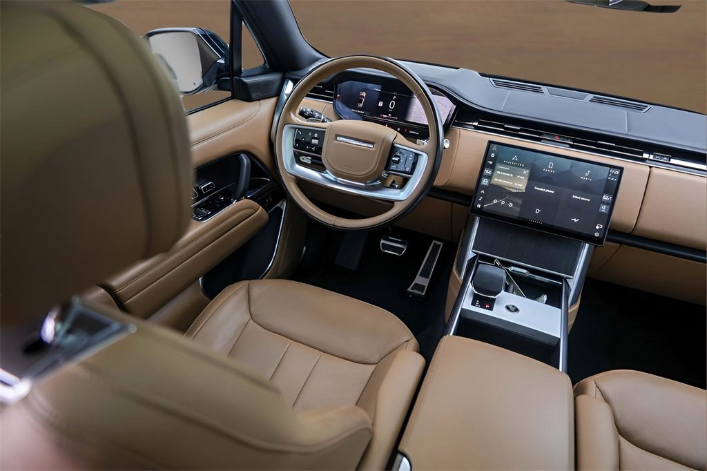 Used 2024 Land Rover Range Rover Long Wheelbase SE image 19
