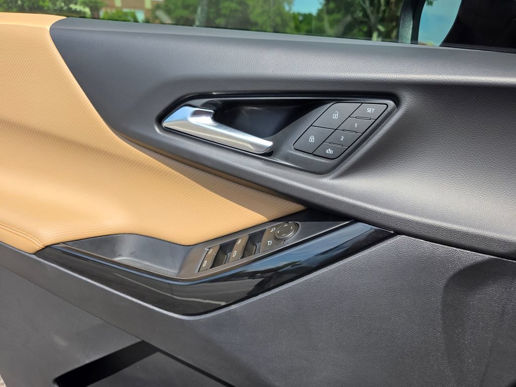 New 2026 Chevrolet Equinox ACTIV w/ Convenience Package III FWD image 12