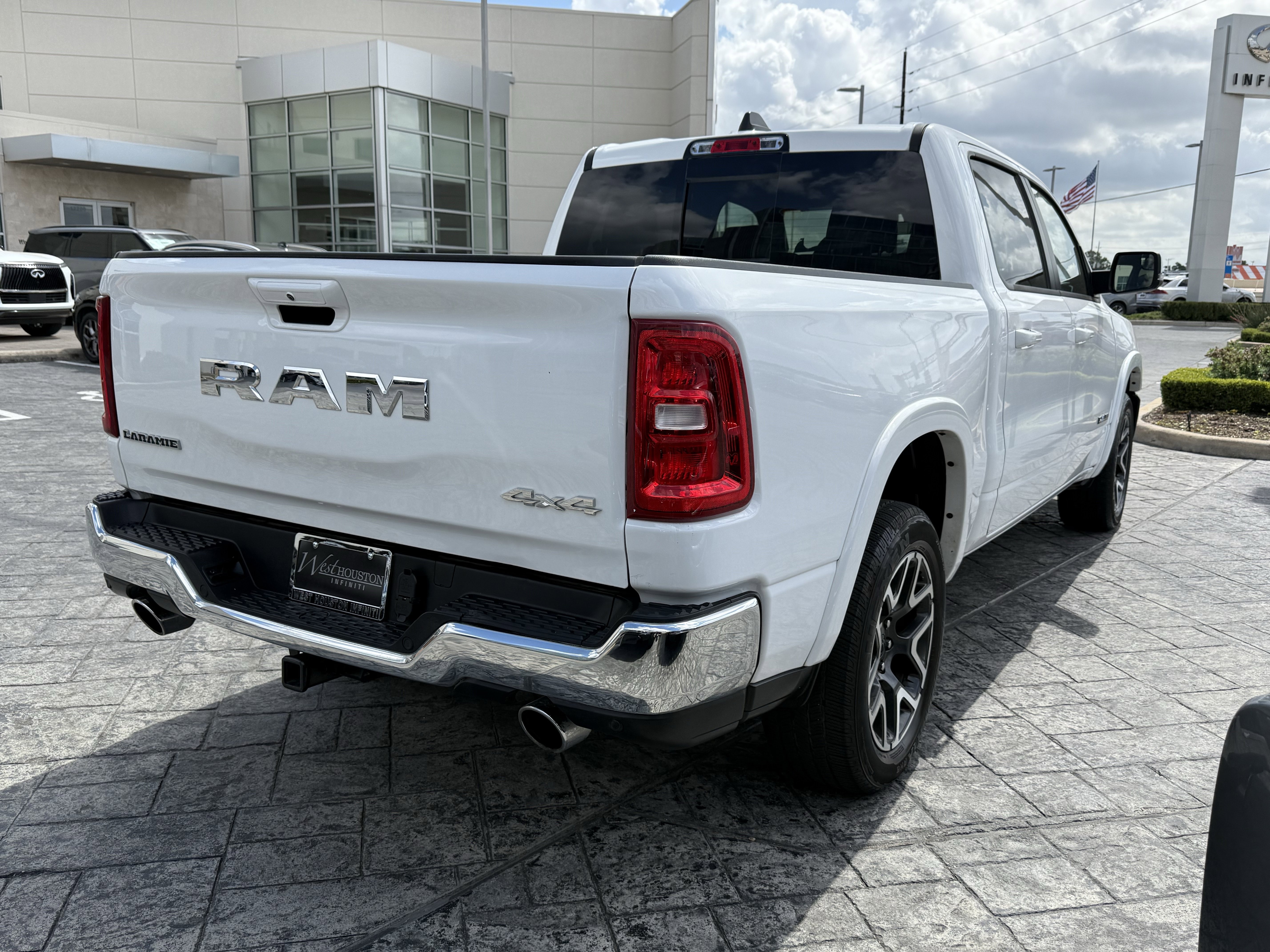 Used 2025 RAM 1500 Laramie image 7