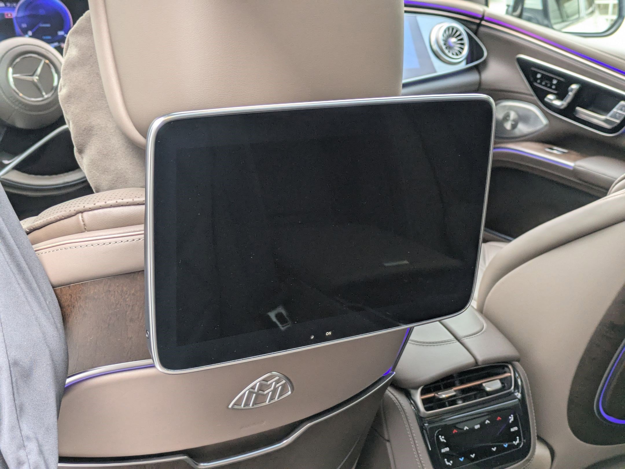 Used 2024 Mercedes-Benz Maybach EQS 680 4MATIC image 29