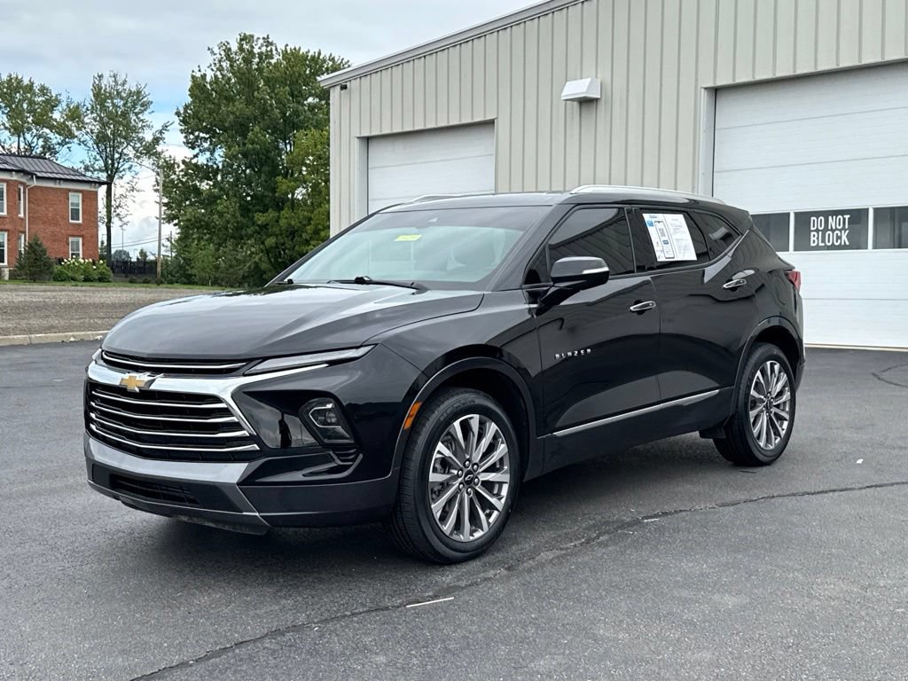Used 2023 Chevrolet Blazer Premier AWD/4WD image 3