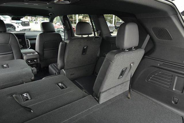 New 2026 GMC Acadia Elevation w/ Elevation Premium Package FWD image 18