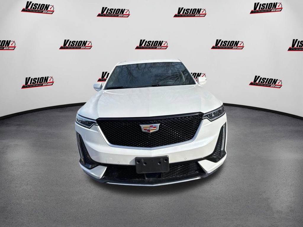 Used 2023 Cadillac XT6 Sport w/ Platinum Package image 2