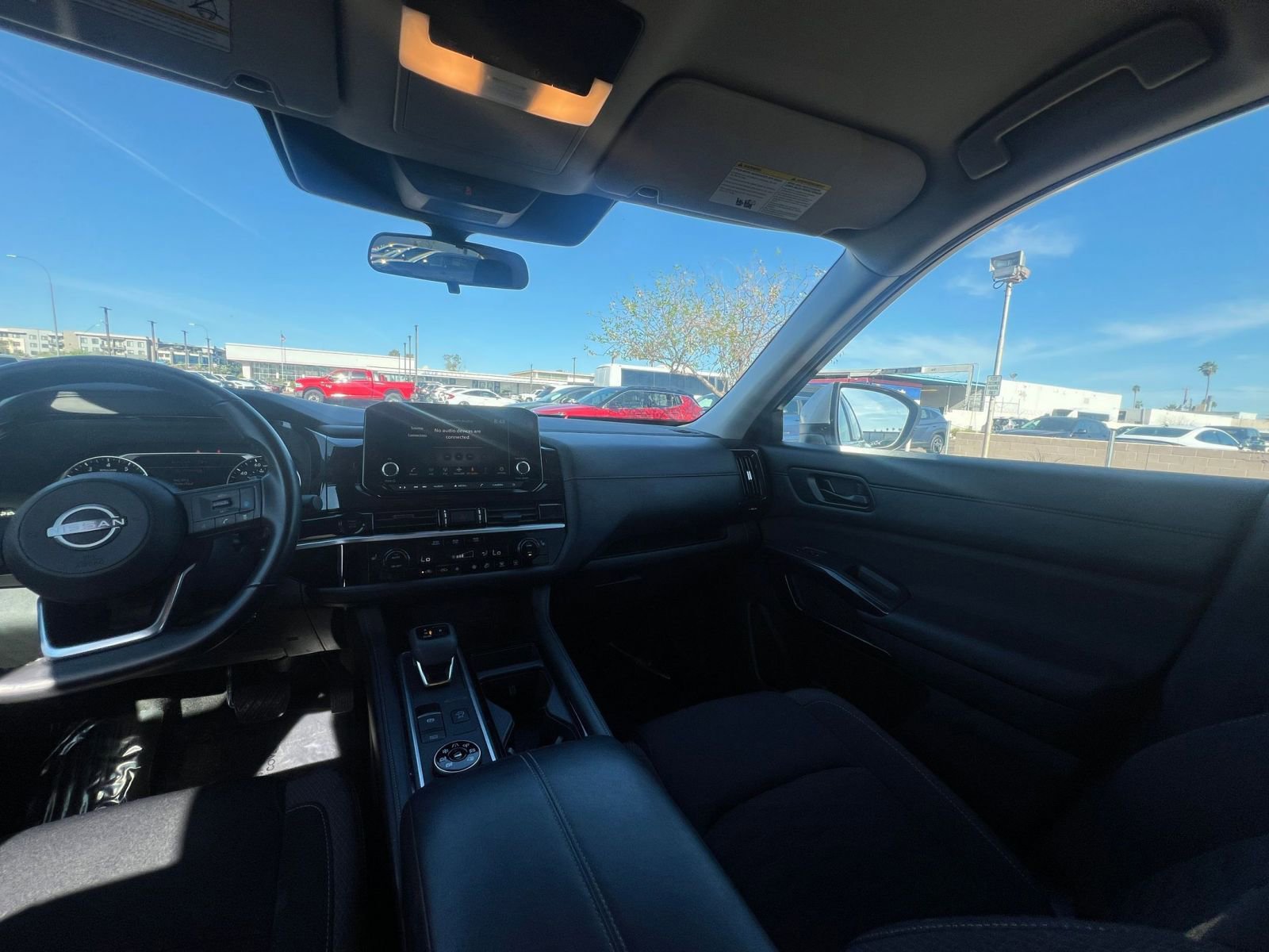 Used 2025 Nissan Pathfinder SV image 37