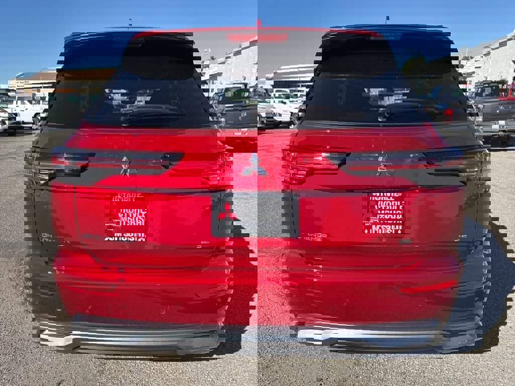 New 2025 Mitsubishi Outlander SE image 6