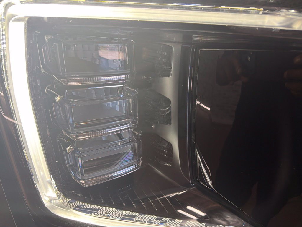 Used 2022 GMC Yukon SLT w/ SLT Luxury Package AWD/4WD image 10