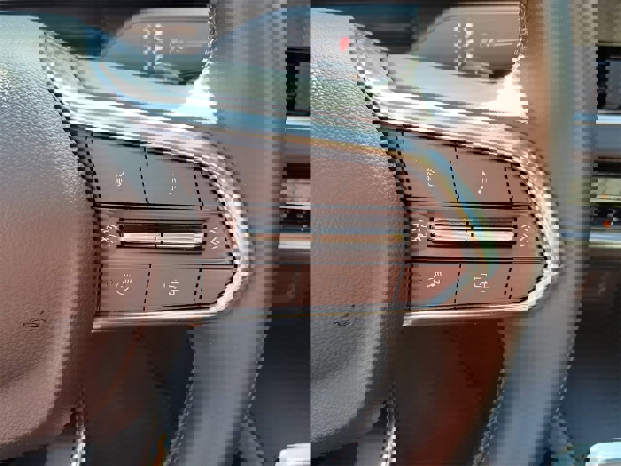 Used 2025 Chevrolet Equinox LT image 19