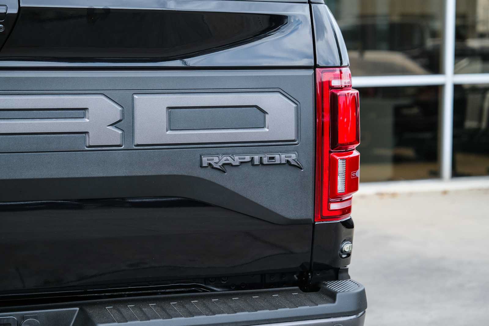 Used 2019 Ford F150 Raptor w/ Equipment Group 802A Luxury AWD/4WD image 14