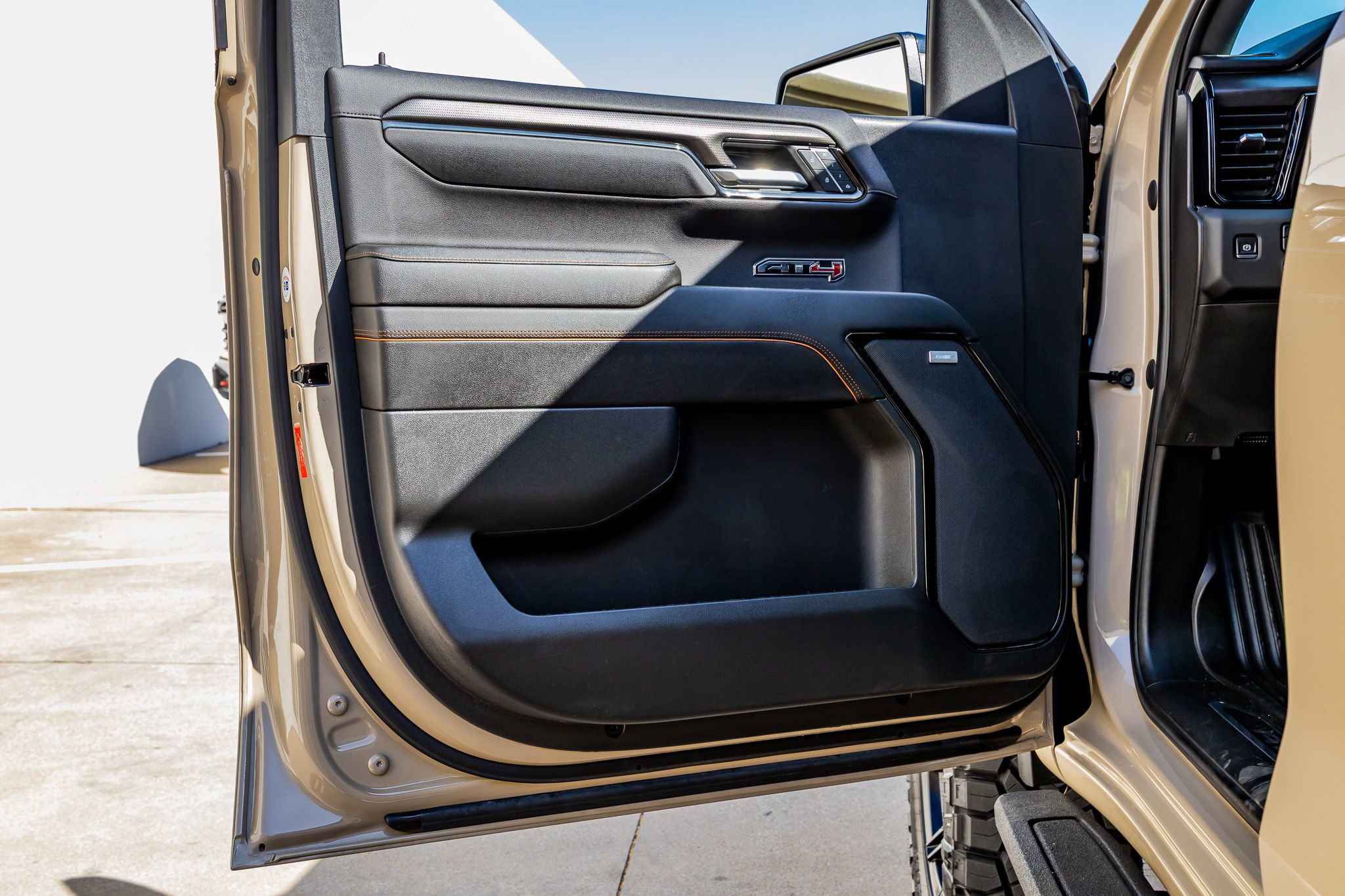 Used 2023 GMC Sierra 1500 AT4 w/ AT4 Premium Package image 35