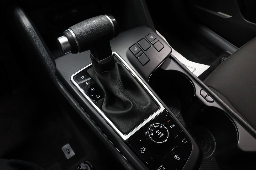 Used 2025 Kia Sportage LX image 32