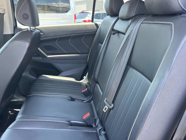 Used 2024 Volkswagen Tiguan SE FWD image 25