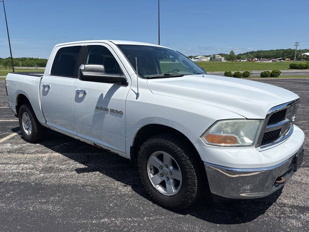 Used 2011 RAM 1500 Classic SLT w/ Luxury Group AWD/4WD image 3