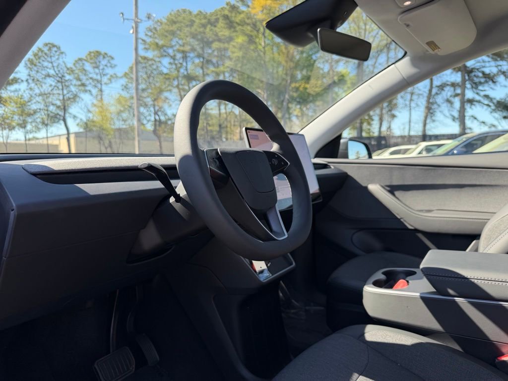 Used 2026 Tesla Model Y 2WD image 10