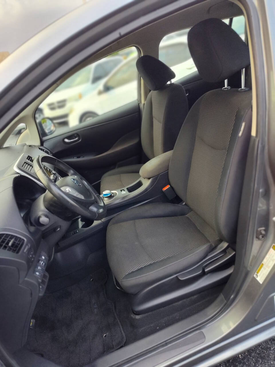 Used 2015 Nissan Leaf S FWD image 10