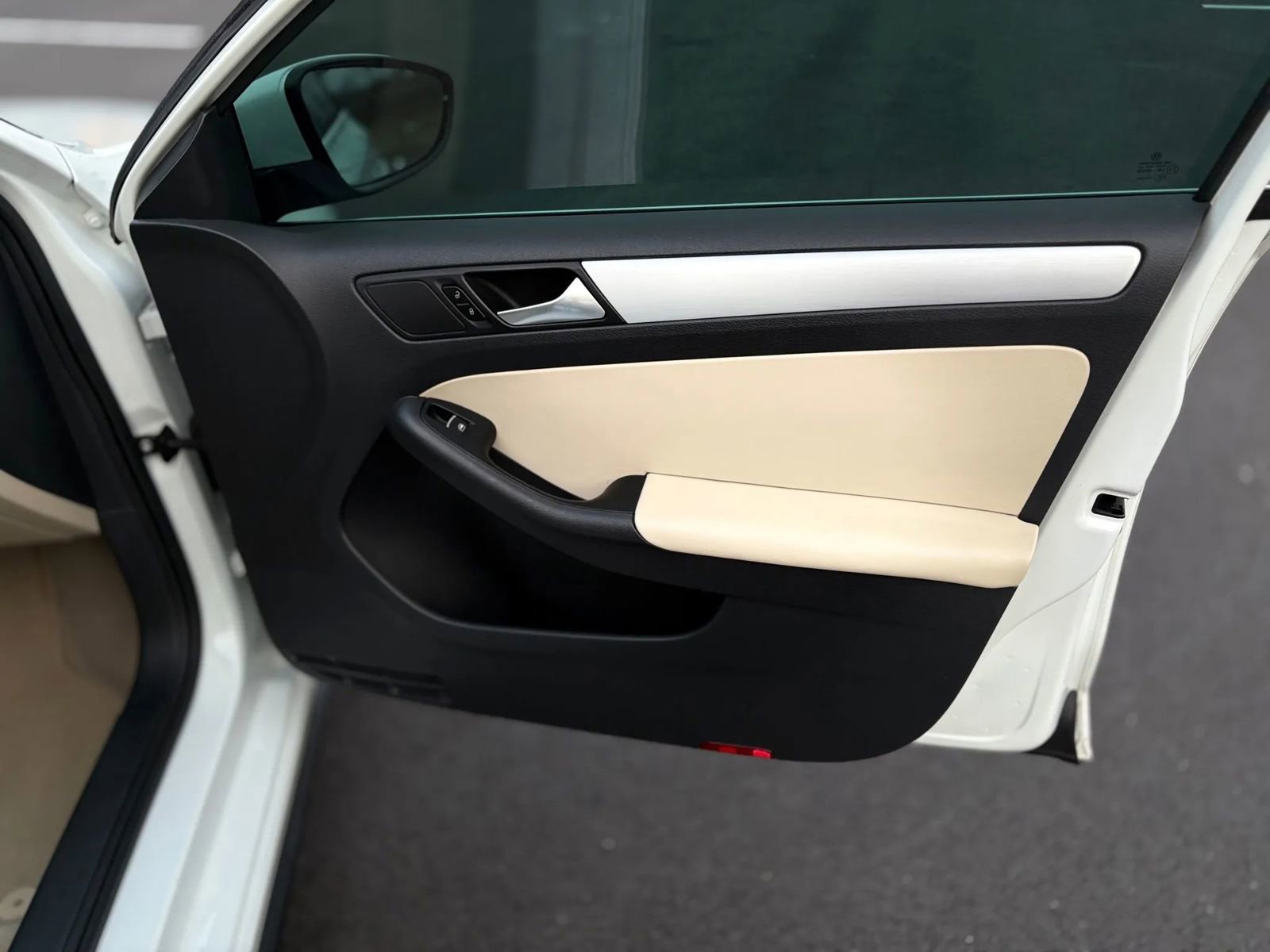 Used 2013 Volkswagen Jetta Hybrid Sedan image 14