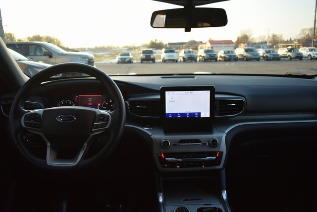 Used 2022 Ford Explorer XLT w/ Equipment Group 202A image 36