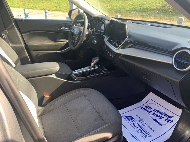 Used 2024 Chevrolet Trax LS w/ LS Convenience Package image 15