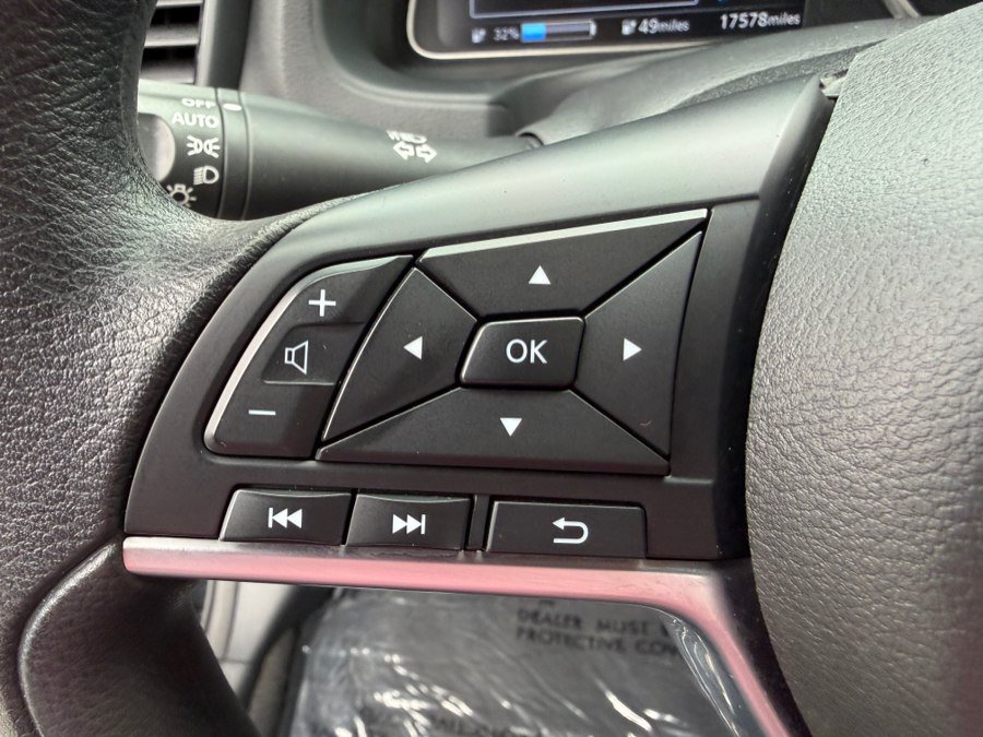 Used 2025 Nissan Leaf S FWD image 13