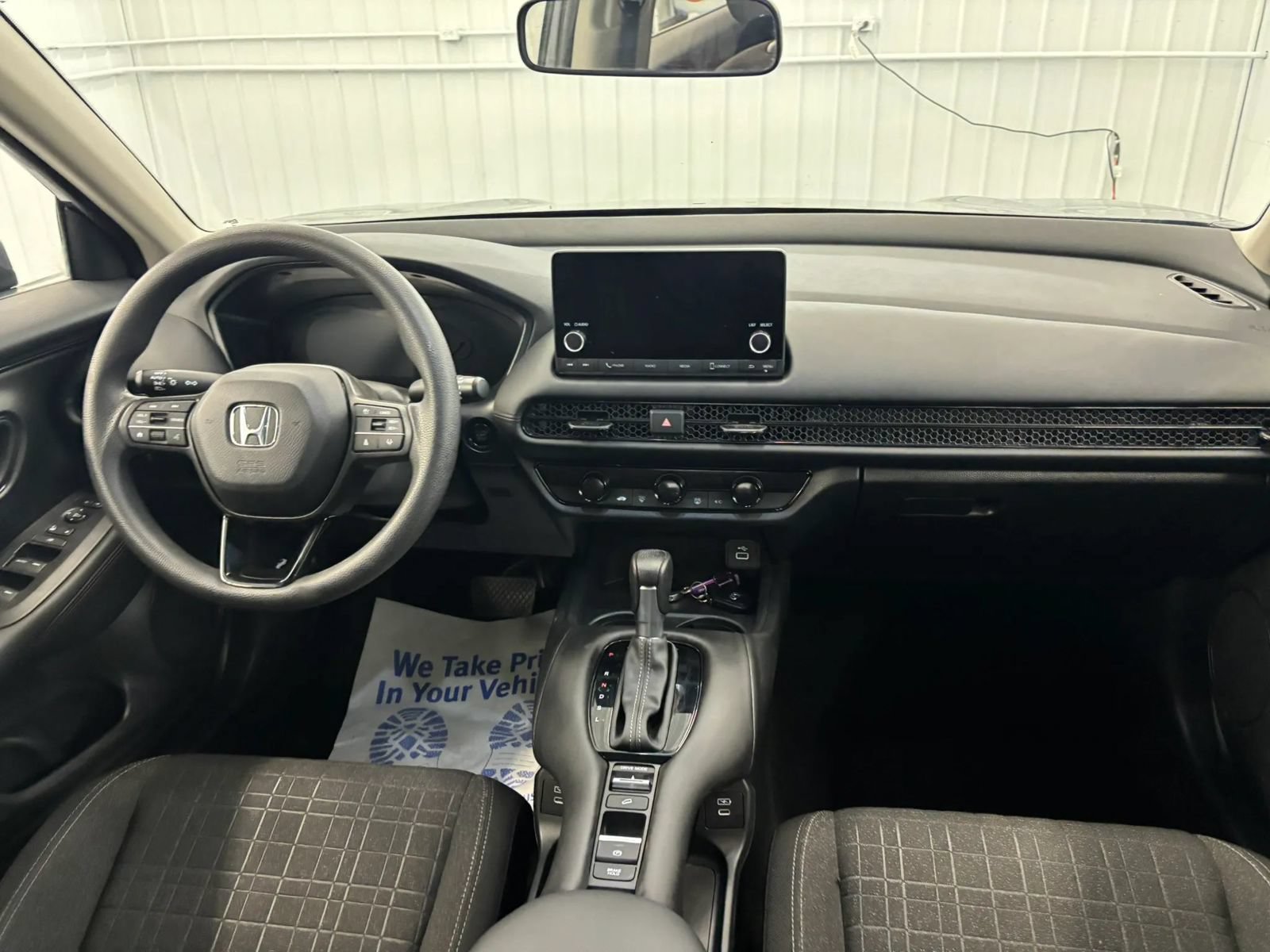 Used 2025 Honda HR-V LX image 41