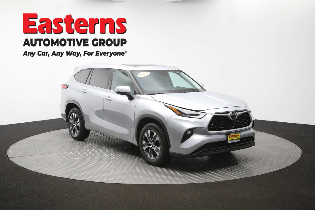 Used 2021 Toyota Highlander XLE FWD image 56