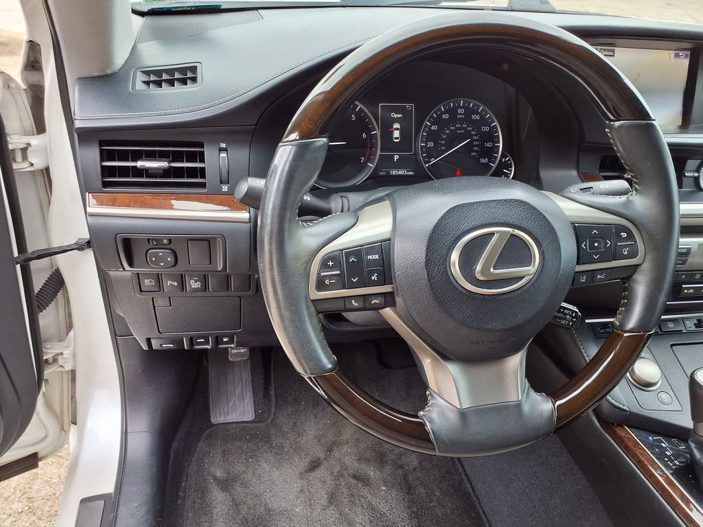 Used 2016 Lexus ES 350 w/ Luxury Package w/Wood Trim FWD image 19