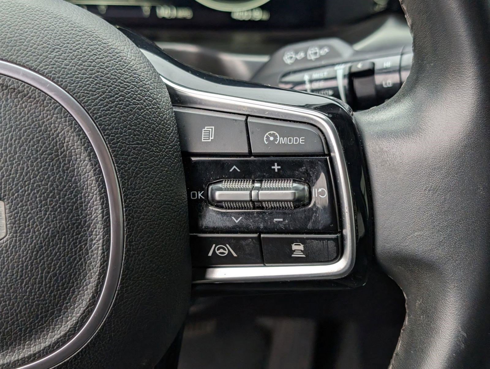 Used 2023 Kia Sorento SX image 25