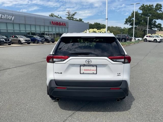 Used 2023 Toyota RAV4 LE AWD/4WD image 5