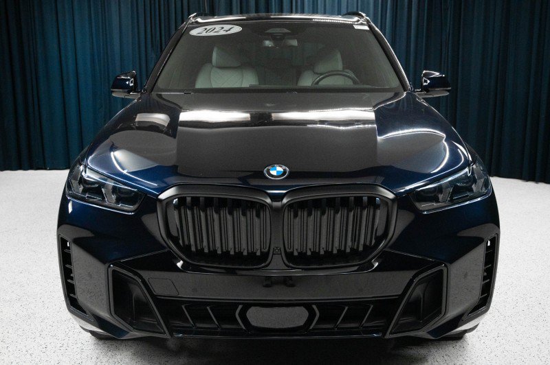 Used 2024 BMW X5 xDrive40i w/ M Sport Package AWD/4WD image 2