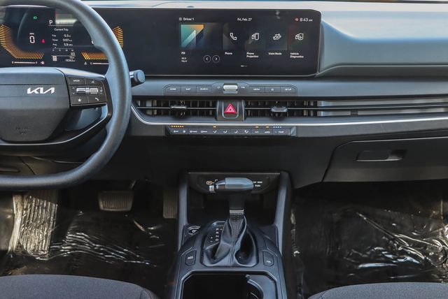 Used 2025 Kia K4 LXS image 15